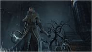 The Hunter prowls the streets of Yharnam (image via FromSoftware)